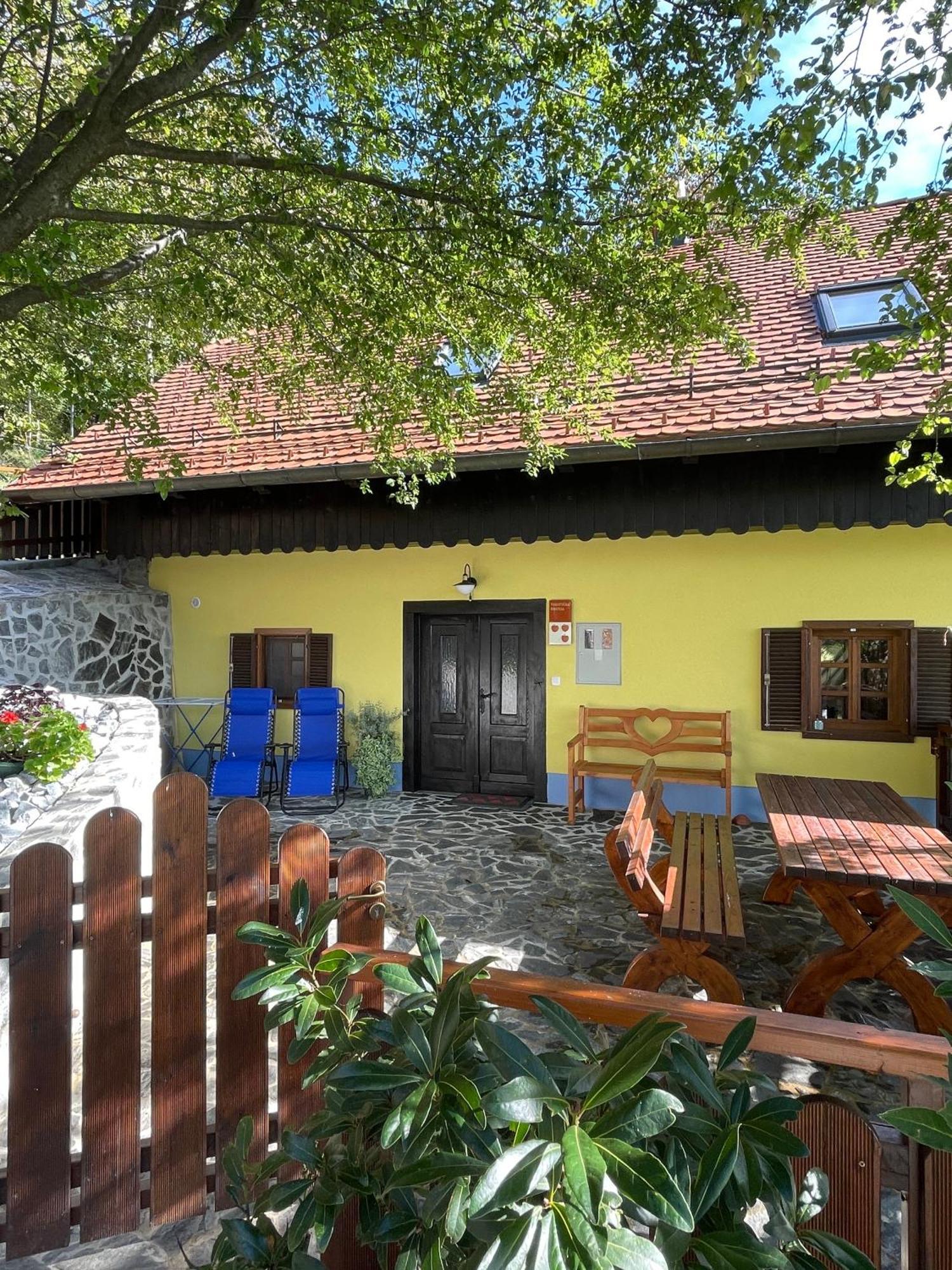 Apartment Boutique Tourist Farm Hrovat