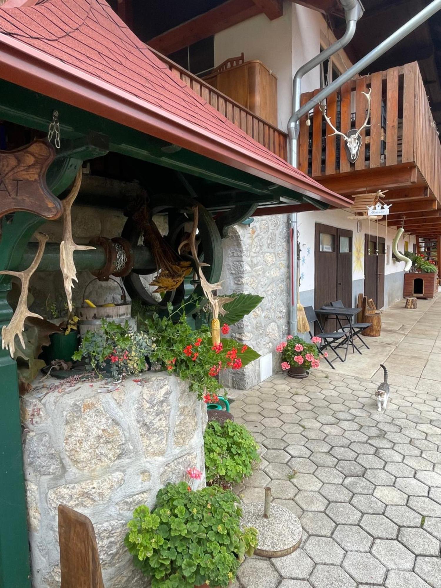 Apartment Boutique Tourist Farm Hrovat *